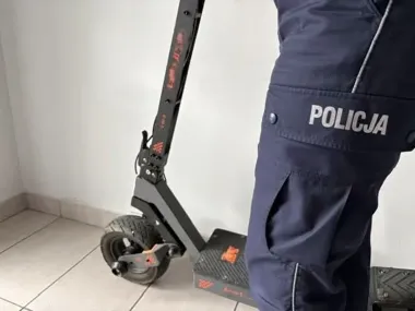 Września - Pędził hulajnogą na krajówce - Aktualności Policja Wielkopolska