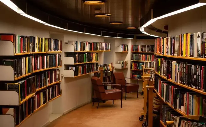 Młodzi mierzą siły z kulturą - Wielobój Biblioteczny ożywił Dom Sąsiedzki