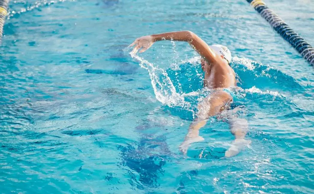 Sierpniowe półkolonie w Gnieźnie łączą basen, VR i sport