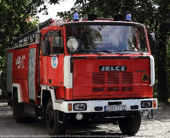 Poważny wypadek na DK 15 w Lubiniu: zderzenie trzech aut
