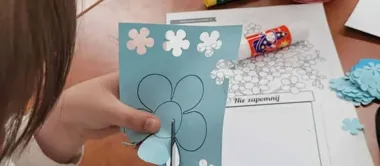 Dzień Niezapominajki w Gnieźnie - biblioteka zamieniła czytanie w zabawę