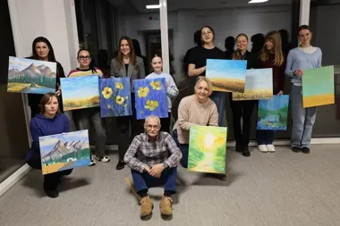 Do Dzieła! W Gnieźnie rusza cykl warsztatów z malarstwa i haftu