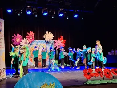 Dzieci zaśpiewały o Ziemi. W Gnieźnie ekologia weszła na scenę