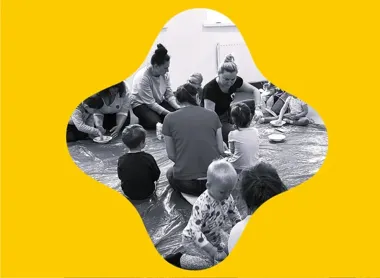 Niedziela z sensoplastyką - najmłodsi zanurzą ręce w kolorach